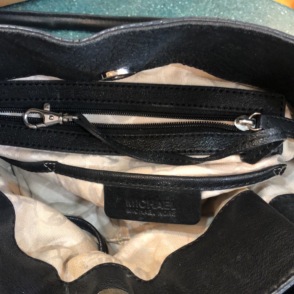 💙Michael Kors Lock Black Chain Tote Bag! Please see description! Leather Bag! - Picture 13 of 14